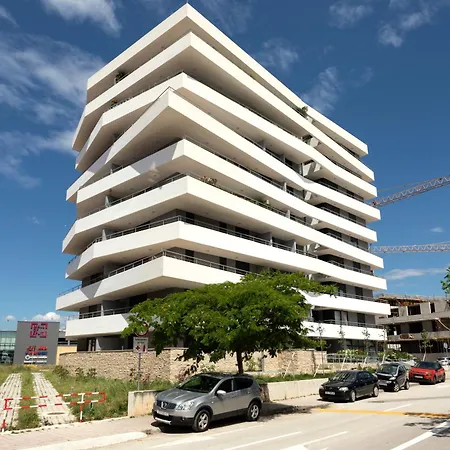 Elena Elua Apartment *