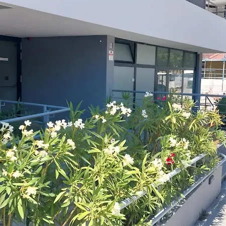 Elena Elua Apartment *